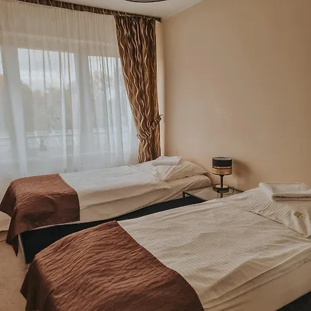 Inn Hotelowe Azyl 3*