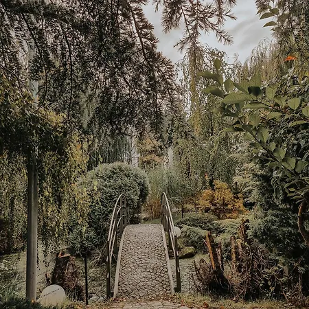 Hotelowe Azyl 여관 3*